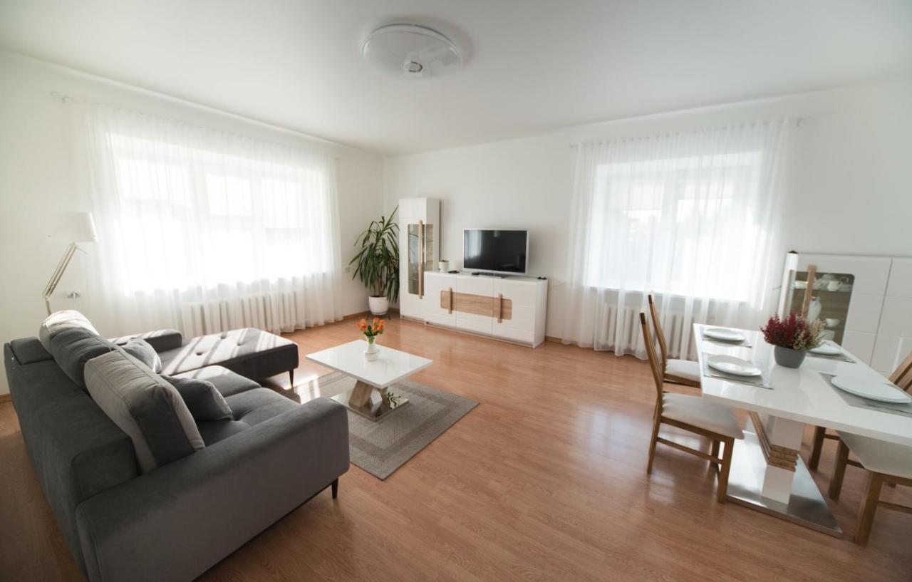 Petro Delux Apartments Center Каунас Екстериор снимка